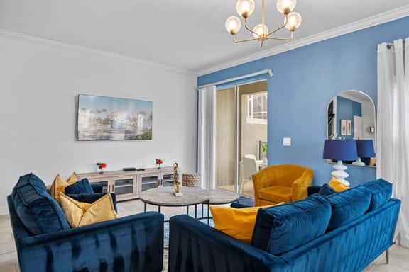 Gorgeous 5bed TH close to Disney, Water Park - Image 1
