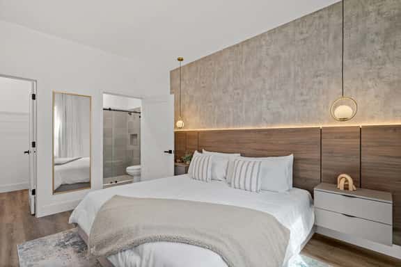 New Luxury Getaway, themed Bedrooms - Image 1