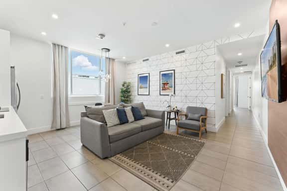 South Beach Stylish 2BR Retreat - Image 1