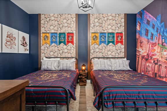 Themed Bedrooms & Pool, Perfect for Families - Image 1