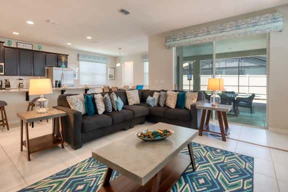 Ultimate Resort Retreat, Stunning 6-Bedroom Haven - Image 1