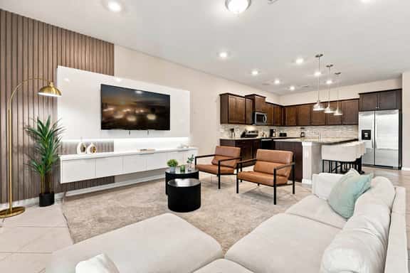 Stunning 10 Bed Home with Themed Rooms, Pool - Image 1