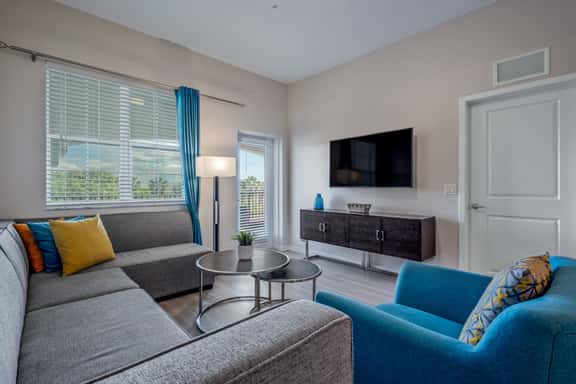 Spacious 3BR, Near Parks and Convention Center - Image 1