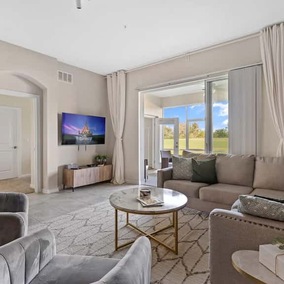Amazing 2BR Apartment at Champions Gate - Image 1