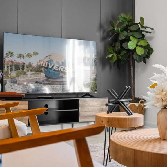 Amazing 4 Bedrooms home with Pool close to Disney - Image 1