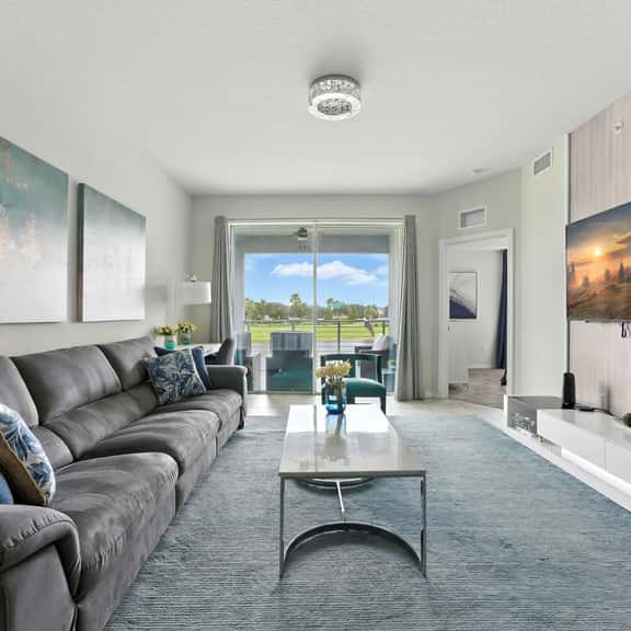 Beautiful Lakeview Retreat Near Disney - Image 1