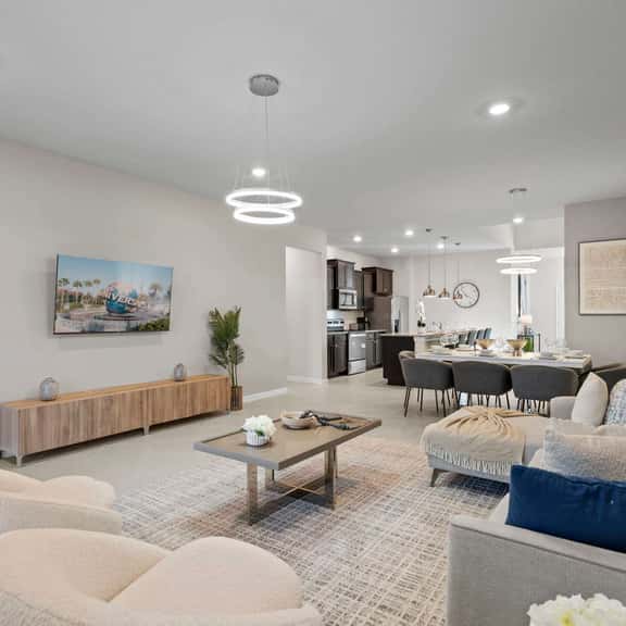 Chic 7Bed with private pool, theme bedrooms - Image 1