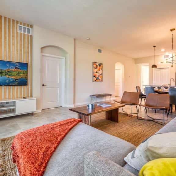 Chic Modern Condo-Spacious, Mickey Bed, Game Room - Image 1