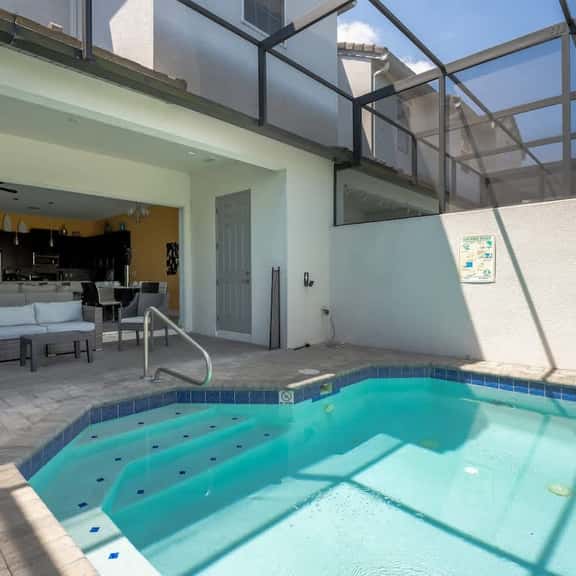 Comfortable Vacation Home up to 10 People - Image 1