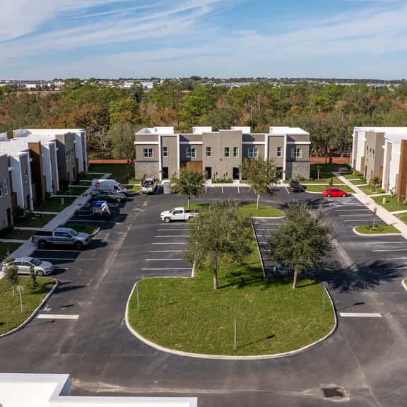 Contemporary 4BR Getaway, Minutes from Disney - Image 1