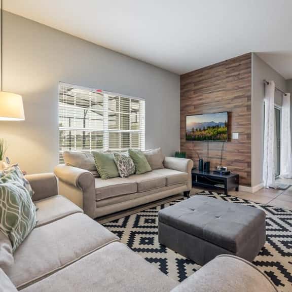 Cozy Home Near Disney Parks - Prime Location - Image 1