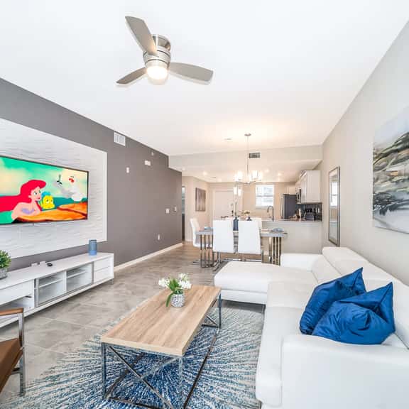 Elegant 2Bed Condo in Storey Lake, Prime Location - Image 1