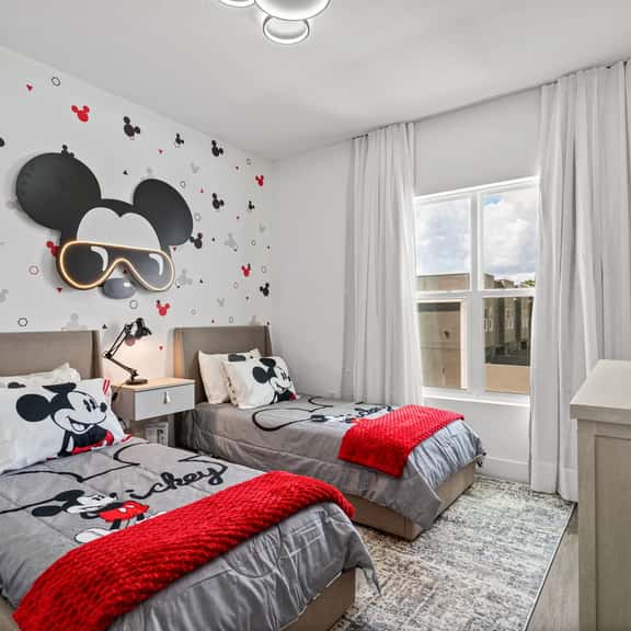 Elegant 5BR Home, Mickey & Harry Potter Rooms - Image 1