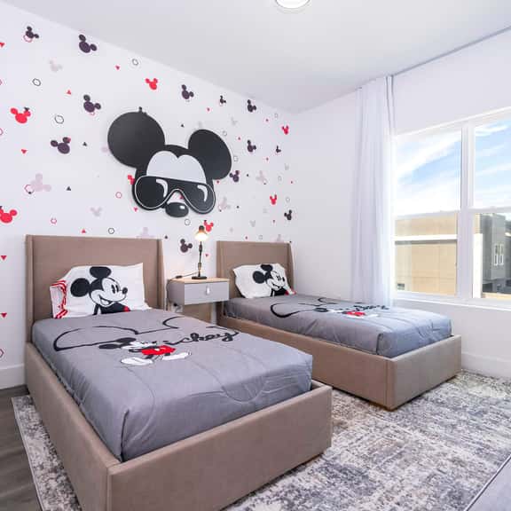 Family Escape Near Disney, Themed Magic! - Image 1