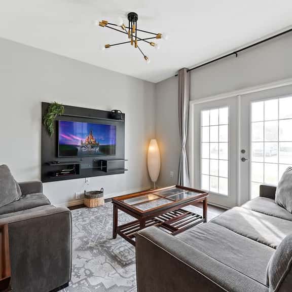 Family Getaway, 4BR Home Near Disney - Image 1