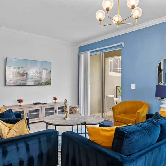 Gorgeous 5bed TH close to Disney, Water Park - Image 1