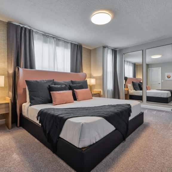 Incredible villa with themed bedrooms by Disney - Image 1