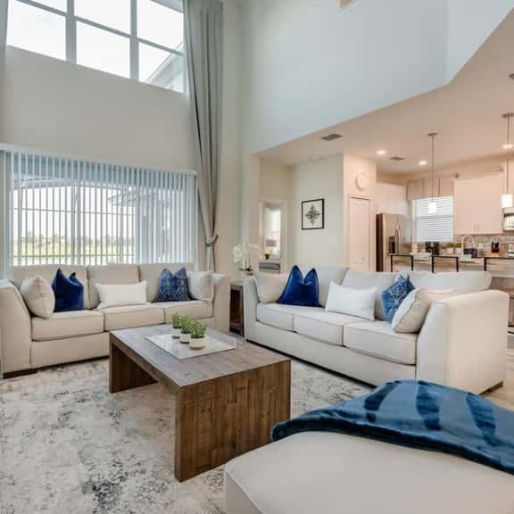Luxury 5BR Home, Private Pool, Prime Location - Image 1