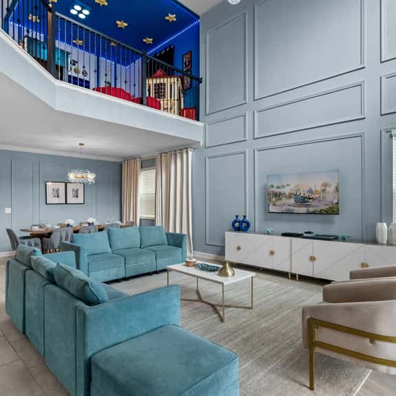 Luxury 5Bed Home with Pool and Game Room - Image 1