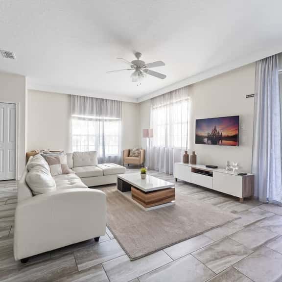Private Pool plus 5BR Themed Bedrooms - Image 1