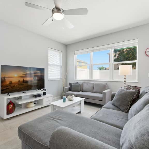 Savvy 4Bed Stay Near Orlando Attractions - Image 1