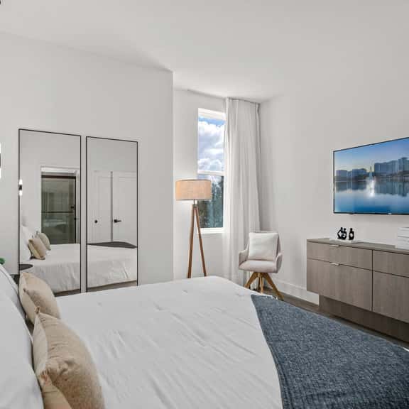 Spacious Getaway with Modern & Themed Rooms - Image 1