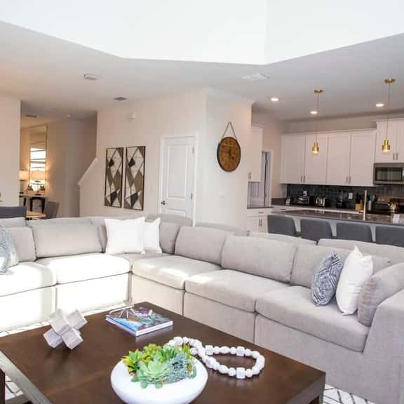 Stunning 5BR Home - Your Dream Getaway - Image 1