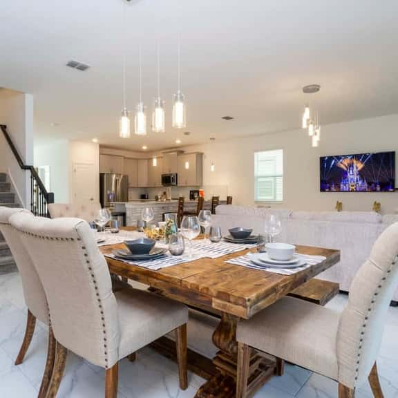 Super nice and spacious 9BDR home - Image 1