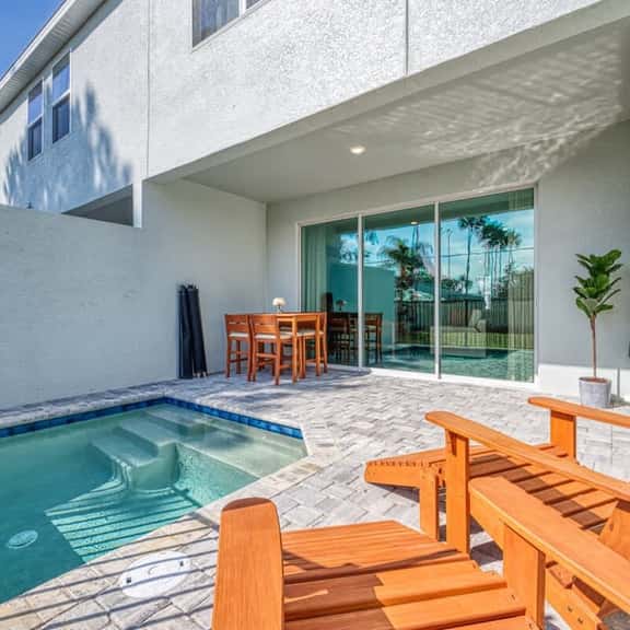 Super spacious private pool and themed bedrooms - Image 1