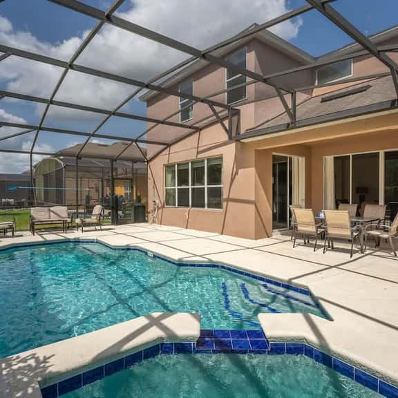 Themed Bedrooms and Large Pool - Image 1