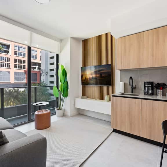 Trendy Miami Stay Near Top Attractions - Image 1