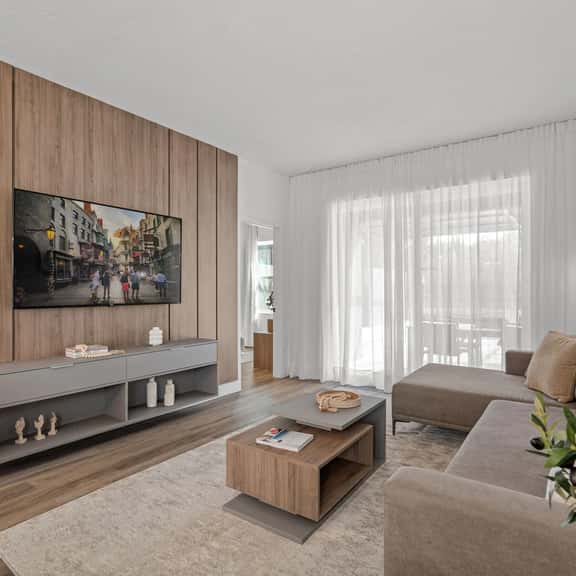 Trendy Home 15 Min from Disney Magic - Image 1