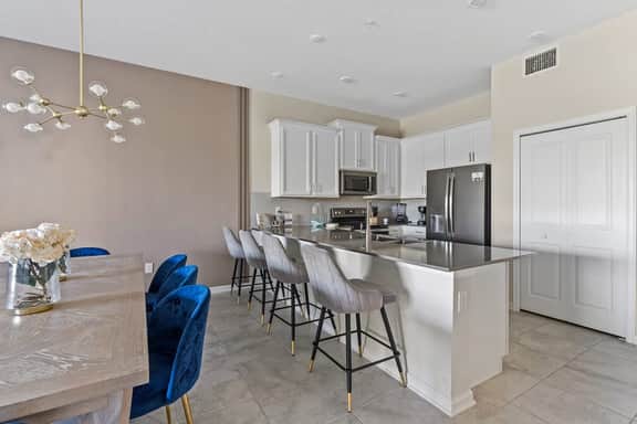 Amazing 2BR Apartment at Champions Gate