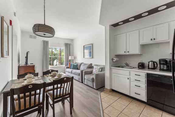 Apartment 1 BR FREE Shuttle to Disney Parks