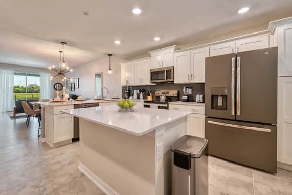 Beautiful Decor 2BR Apartment Near Disney