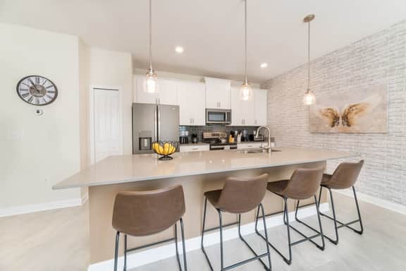 Beautiful house, great location, private pool