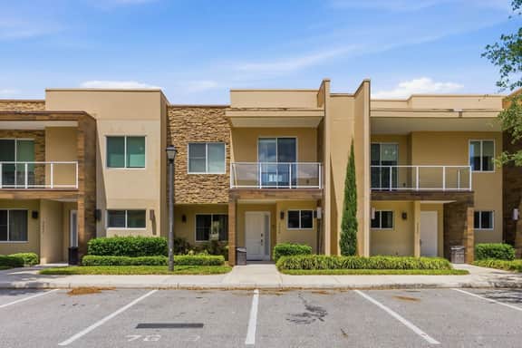 Chic 3BR Retreat, Patio with BBQ, all suites