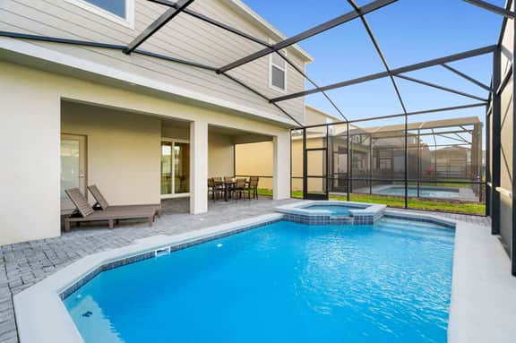 Chic 7Bed with private pool, theme bedrooms