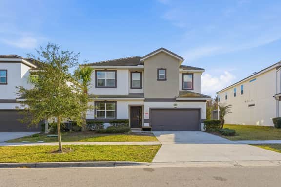 Chic Modern Escape, 12BR, Pool and Game Room