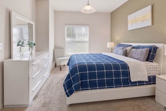 Comfortable 3BR townhome Near Parks, Great Value