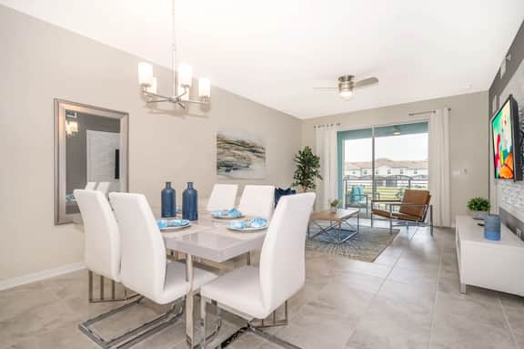 Elegant 2Bed Condo in Storey Lake, Prime Location