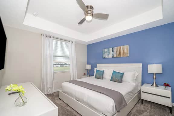 Elegant 2Bed Condo in Storey Lake, Prime Location