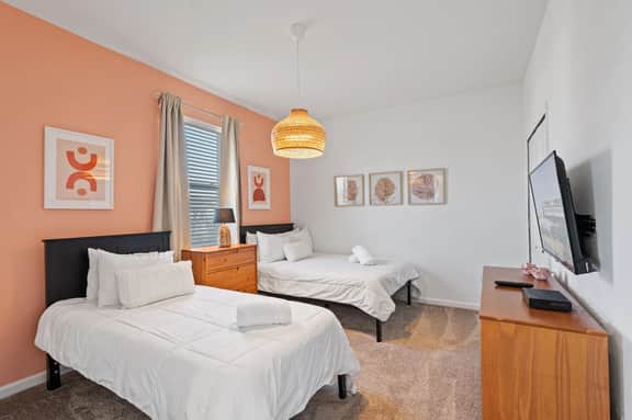 Elegant and Spacious 3 Bed Condo at Champions Gate