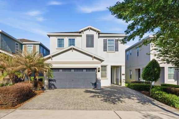 Family 5BR Retreat with Pool and Themed Bedrooms