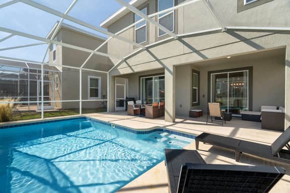 Gorgeous 6-bedroom house with private pool