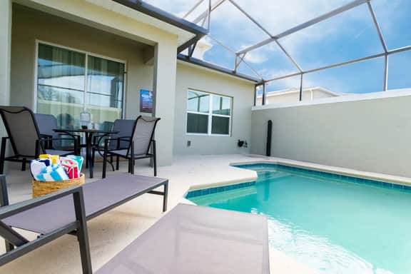 Luxurious Home Theme Beds & Private Pool