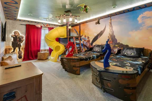 Luxury 9BR Solara Home, Themed Fun & Pool