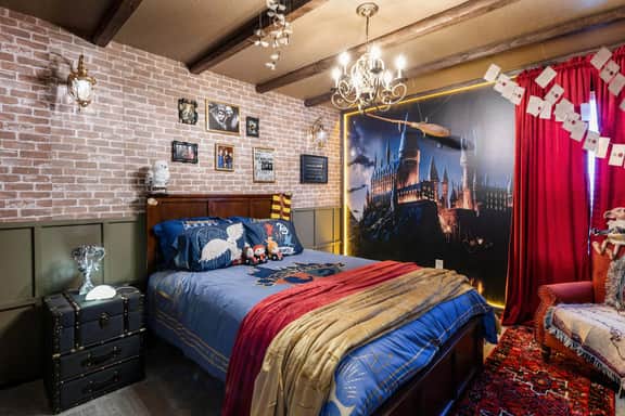 Luxury 9BR Solara Home, Themed Fun & Pool