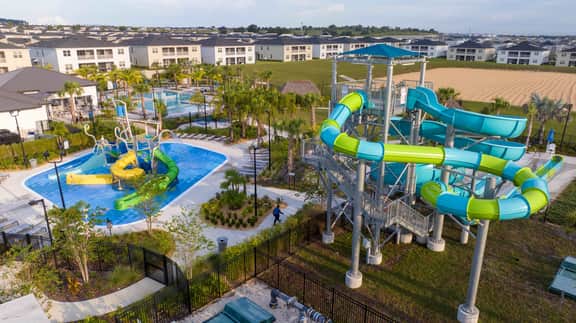 Modern 5BR Retreat, Pool, Water Park & More