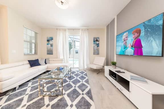Modern Comfort 4BR Home with Pool